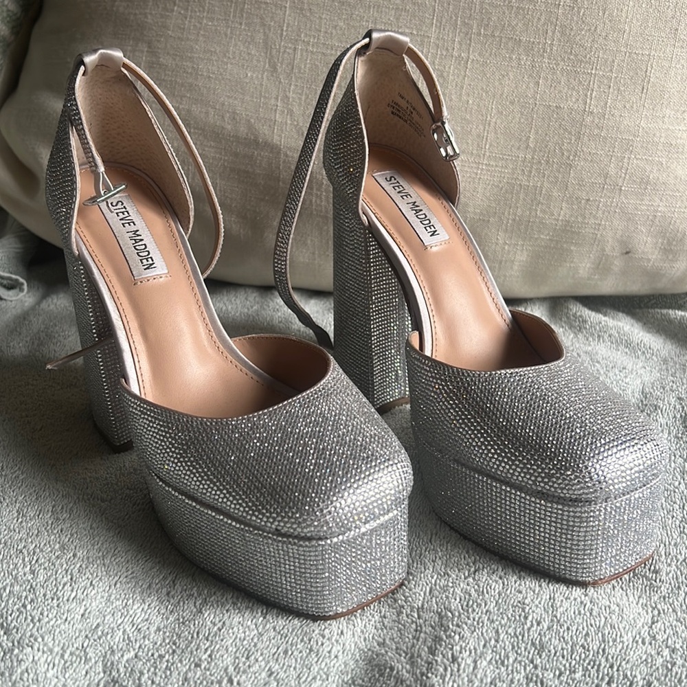-RARE - Steve Madden Tamy Rhinestone platforms
